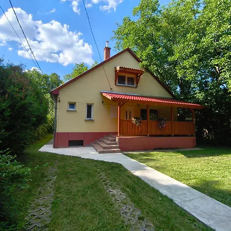 Twins House - Janka *